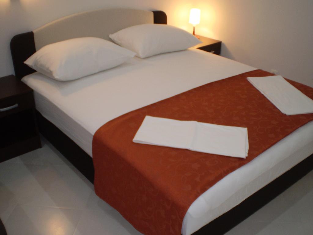 Apartments Tare, Free Parking Vodice Oda fotoğraf