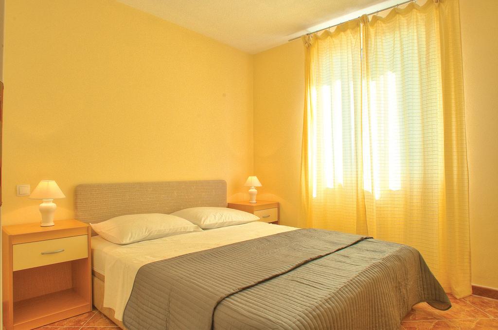 Apartments Tare, Free Parking Vodice Oda fotoğraf
